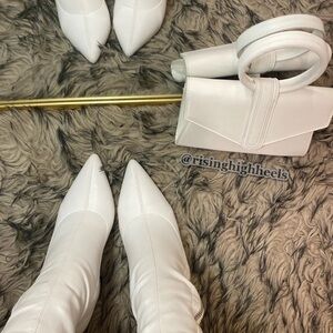 NEW - White heeled booties